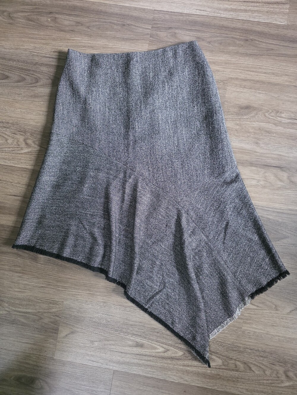 Anne Klein Textured Gray Asymmetric Flared Skirt - Size 10